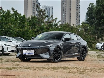 Changan UniV-benzineauto